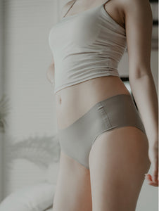 NU Concept 肌能衣研製所，0感無痕內褲-中腰六入一組，無縫剪裁，無痕體驗,滑順手感，親膚透氣舒適！百搭色一次滿足！