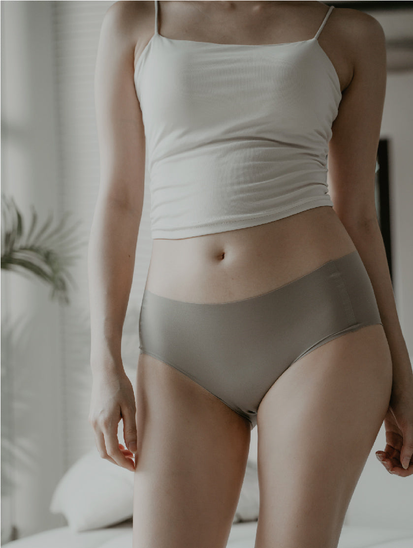 NU Concept 肌能衣研製所，0感無痕內褲-中腰六入一組，無縫剪裁，無痕體驗,滑順手感，親膚透氣舒適，百搭色一次滿足！